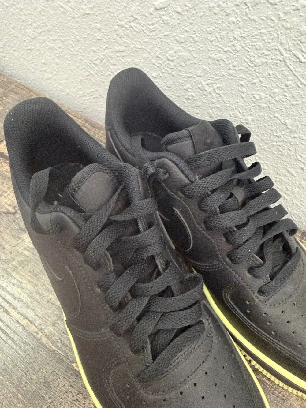 Nike Men’s Black Sneakers with Neon Yellow Trim